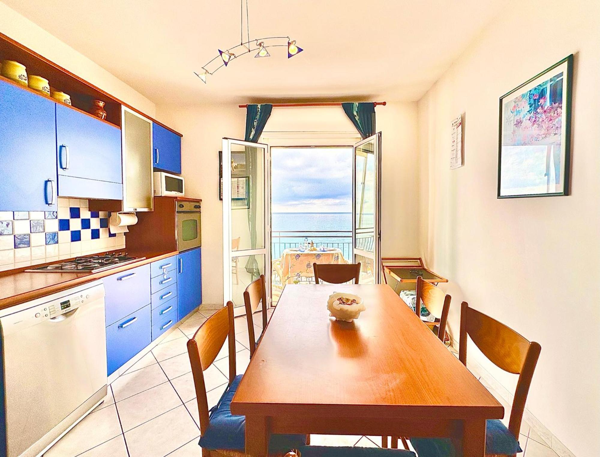 Hostdomus - Pietra Blu Apartment Pietra Ligure