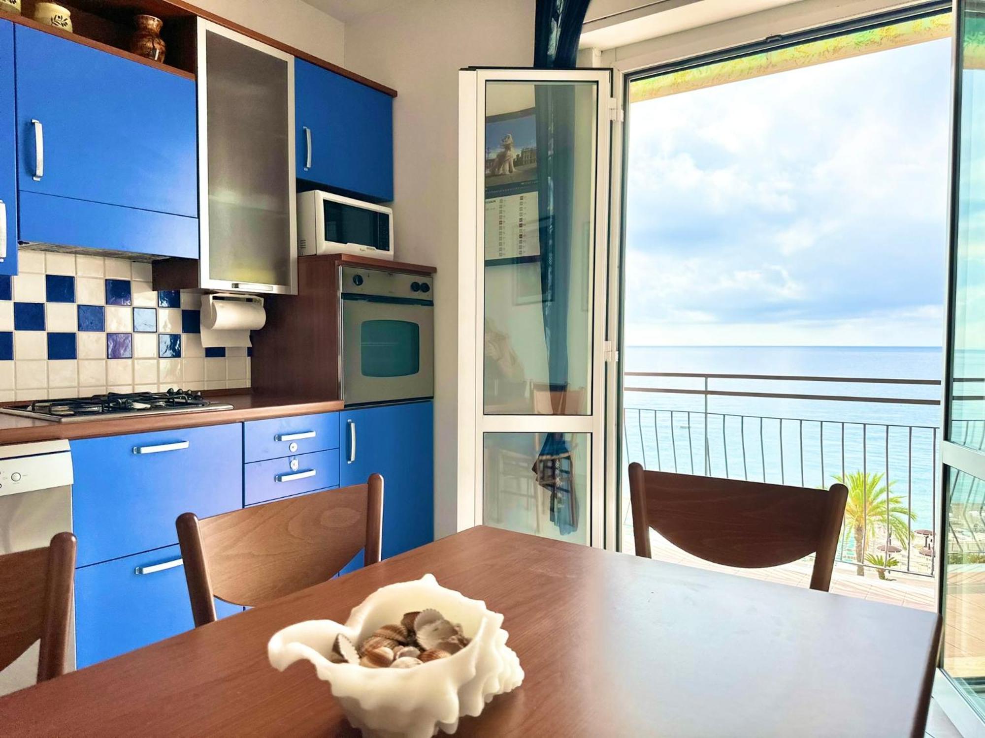 Hostdomus - Pietra Blu Pietra Ligure